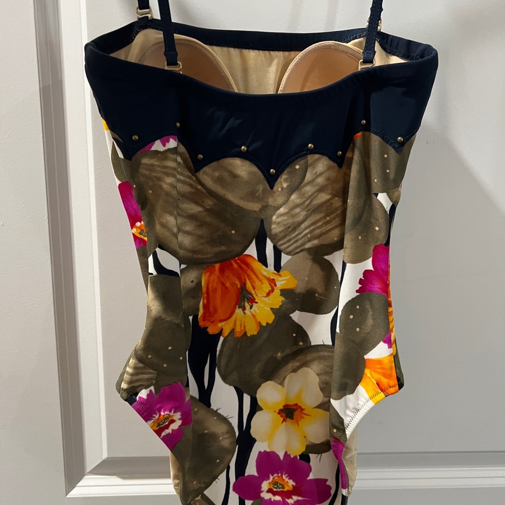 NEW without tags. Gottex Floral One Piece Bathing Suit.